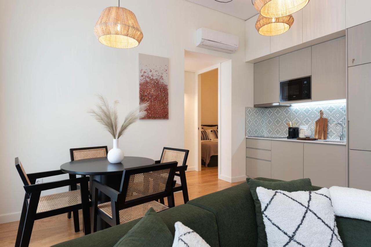 Mouzinho Da Silveira 215 By Lovelystay Porto Exterior foto